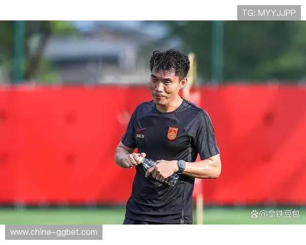 青岛西海岸郑智接手球队帅印 年轻化阵容保级前景可期